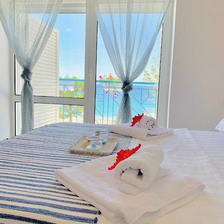 Las Nubes Rooms Himare Esterno foto