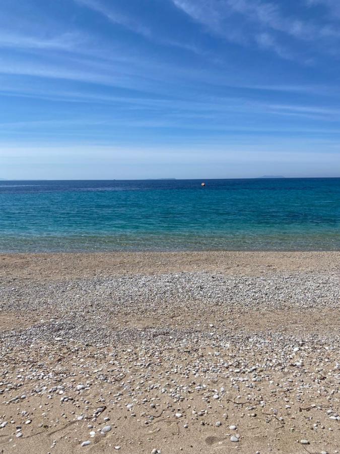 Las Nubes Rooms Himare Esterno foto