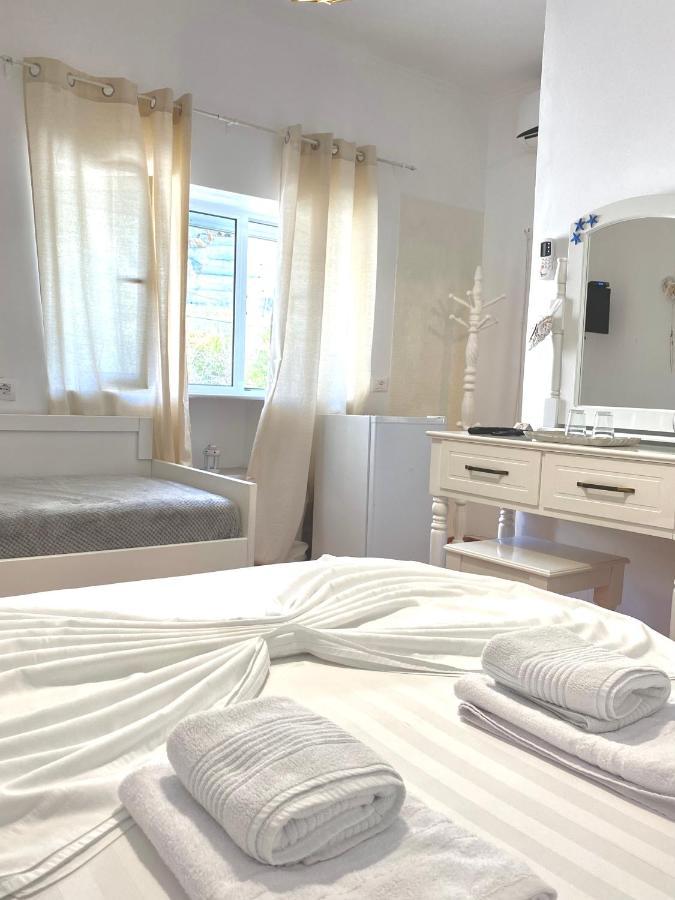 Las Nubes Rooms Himare Esterno foto